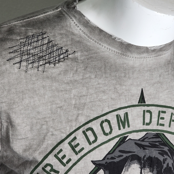 Affliction T-shirt - Picture 3 of 10